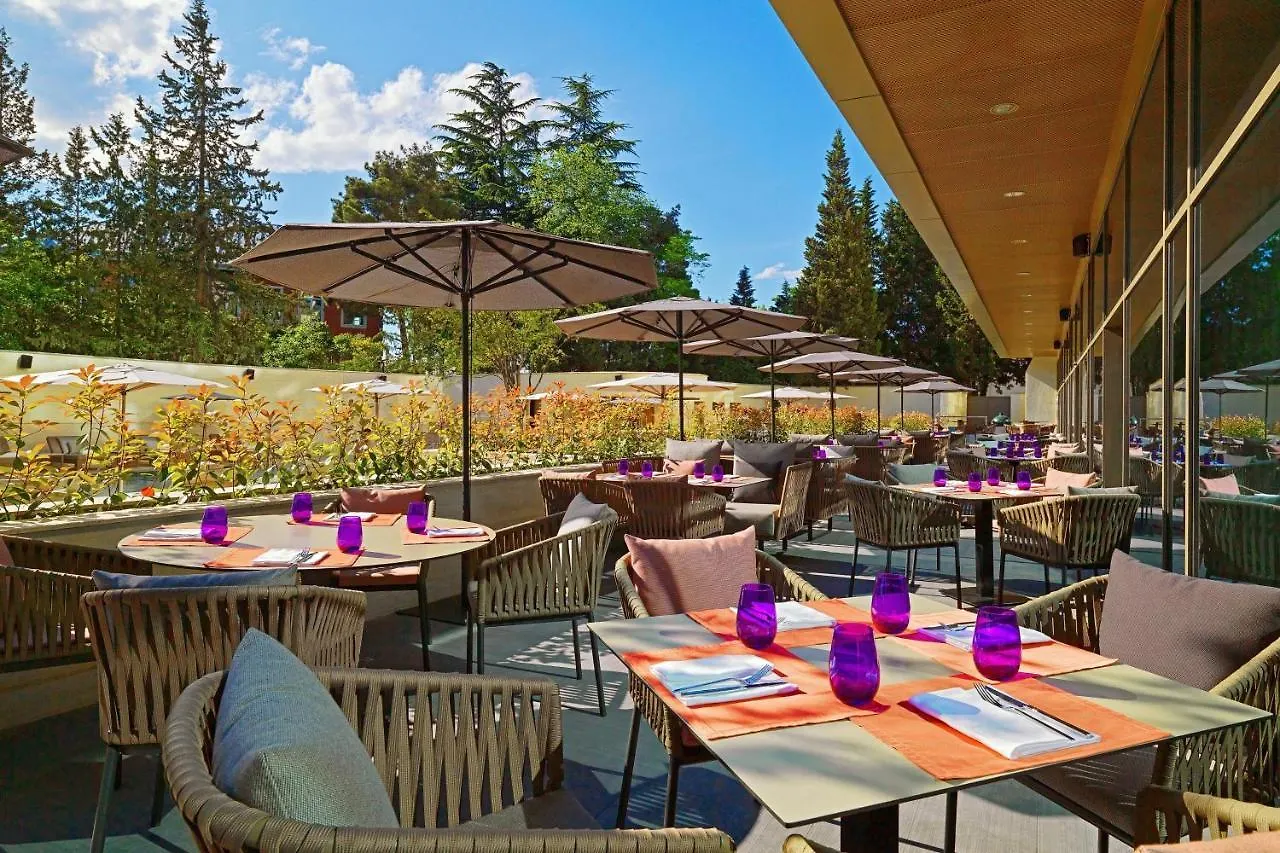Sheraton Grand Tbilisi Metechi Palace 5*,