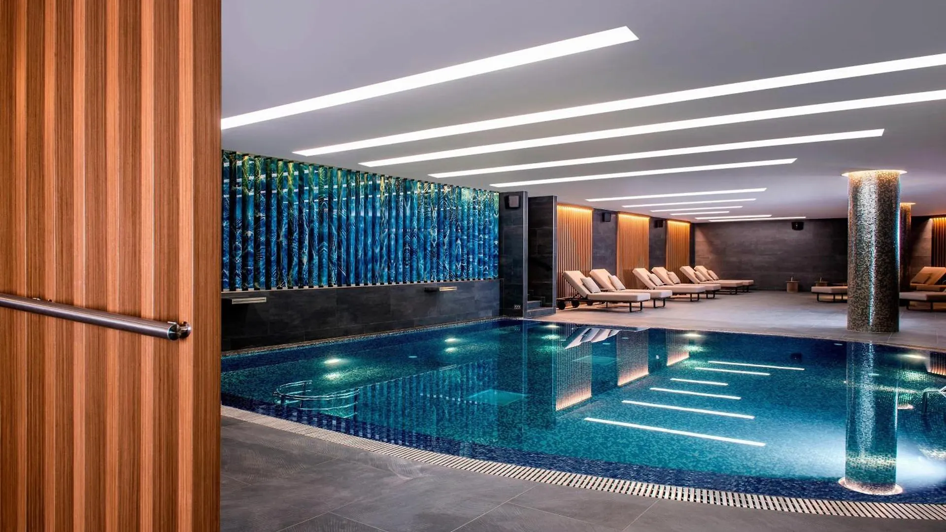 Sheraton Grand Tbilisi Metechi Palace 5*,  Gruzja