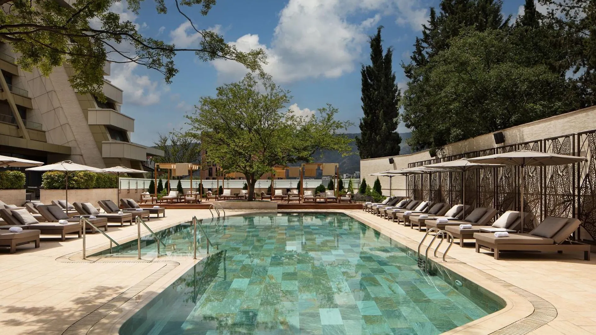 Sheraton Grand Tbilisi Metechi Palace 5*,