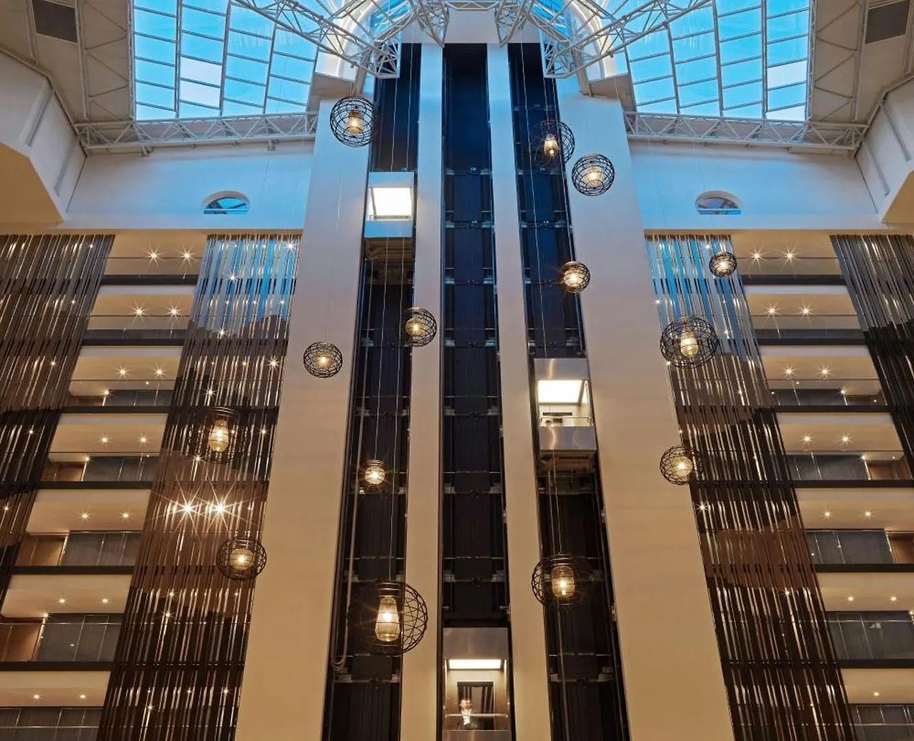 Sheraton Grand Tbilisi Metechi Palace 5*,